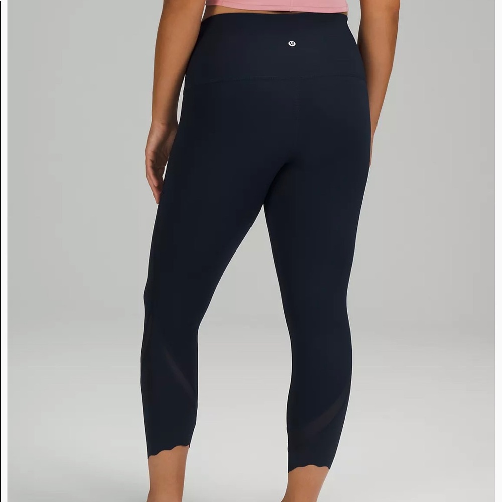 Lululemon Wunder Under Scalloped Hem High-Rise Crop 23"  Full-On Luxtreme